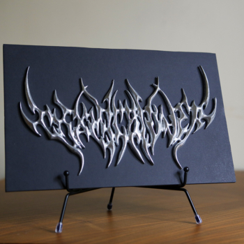 Рельеф R2 ROCKDECOR на подложке на столе