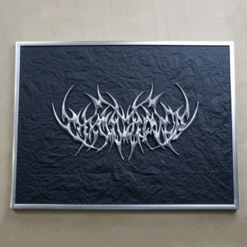 Рельеф R2 ROCKDECOR в рамке на черном фоне 1