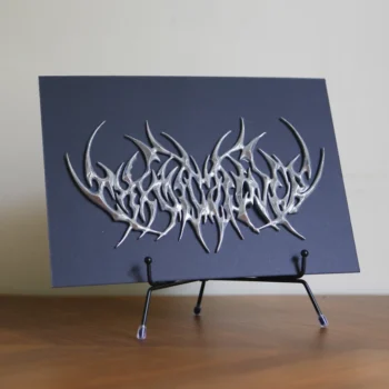 Рельеф R4 ROCKDECOR 3-х цветный на подложке на подставке на столе 4