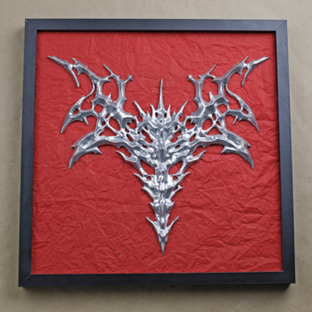 Рельеф R2 ROCKDECOR в рамке на красном фоне 1